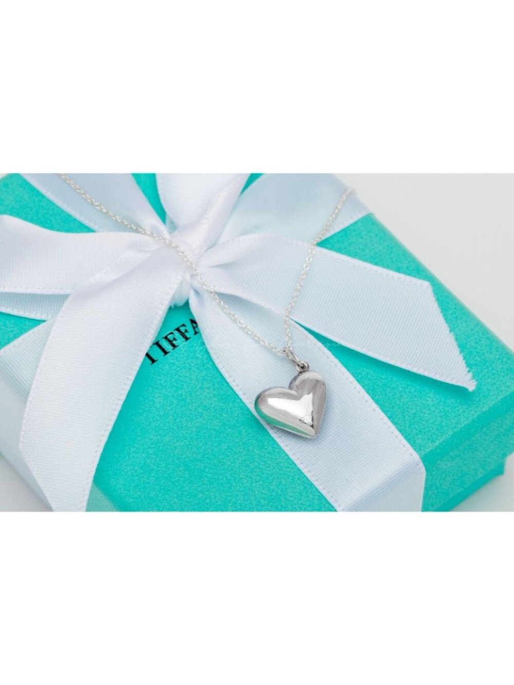 Tiffany & Co. Diamond Heart Pendant Etoile 5-Diamond Puffy Heart Necklace Silver - Picture 5 of 6